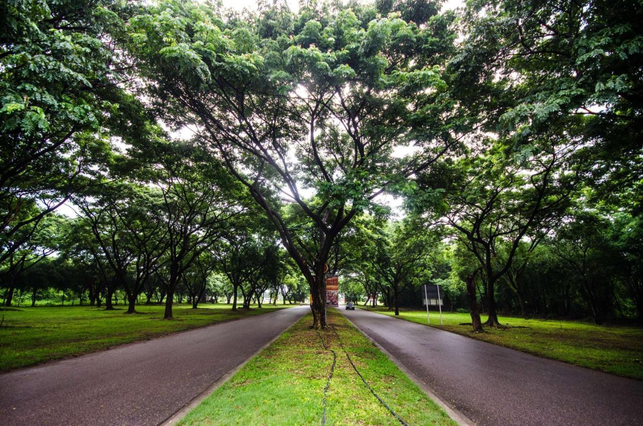 Tawa Ravadee Resort Prachinburi, A Member Of Worldhotels Distinctive Si Maha Phot Εξωτερικό φωτογραφία