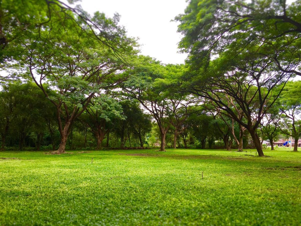 Tawa Ravadee Resort Prachinburi, A Member Of Worldhotels Distinctive Si Maha Phot Εξωτερικό φωτογραφία
